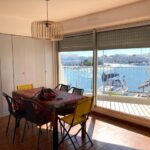 Terrasse vue sur les bateaux